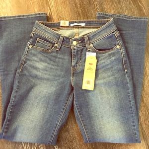 Levi’s curvy bootcut